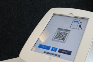 kiosk visitor qr code scan